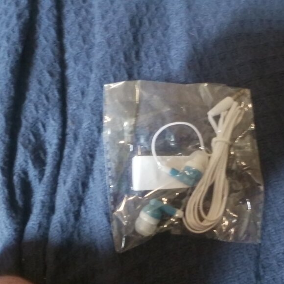 Color In Ear Cordless Music 3.5mm Earphones Tablet Mp3/mp4 Universal Earplugs - Picture 1 of 5